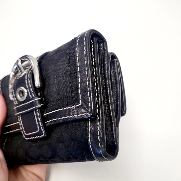 Coach Signature Bifold Wallet - Picture 4 of 5